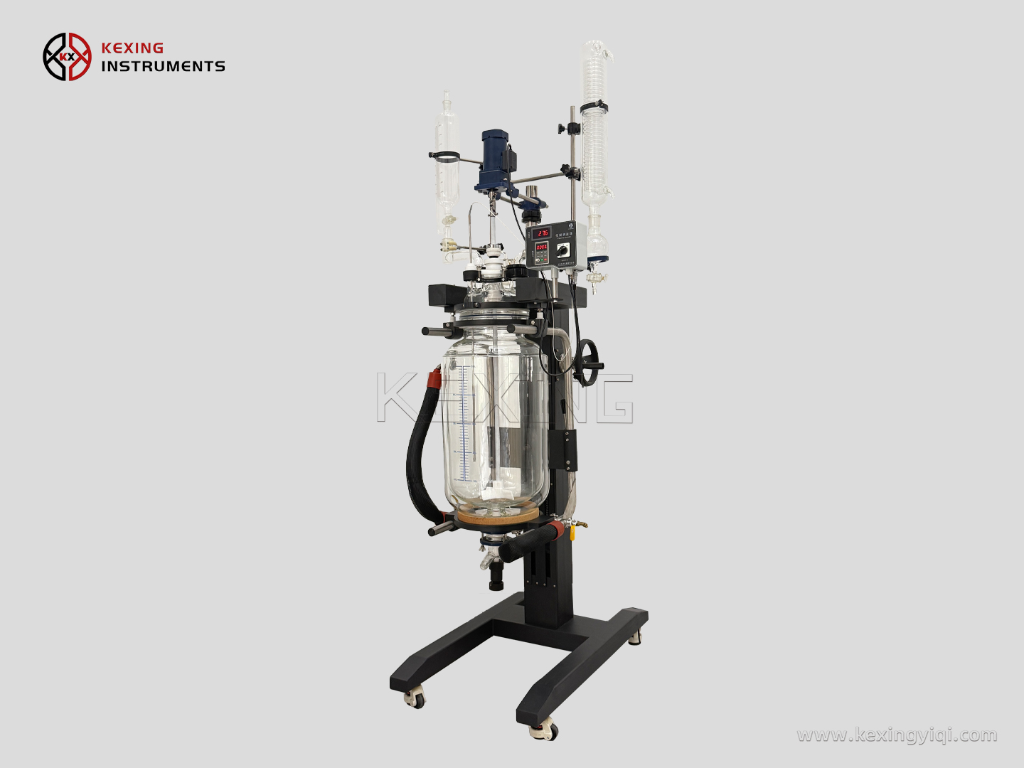 Lifting jacketed glass reactor