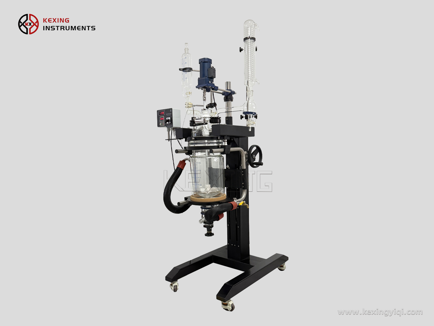 Lifting jacketed glass reactor