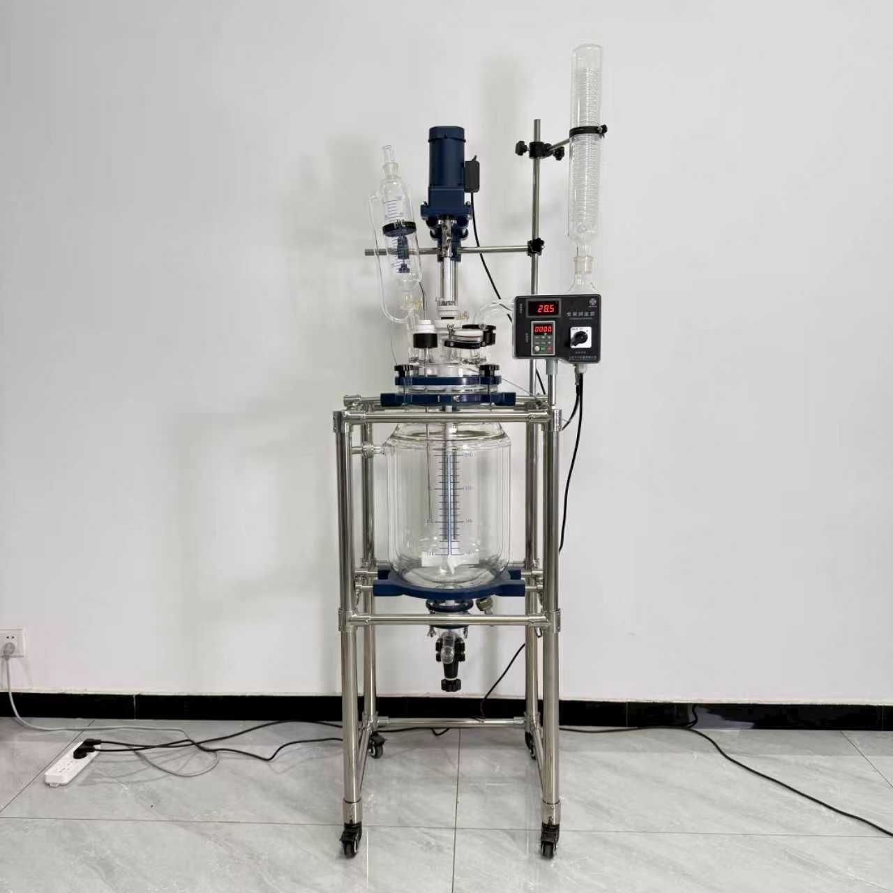 What Chemical Reactions are Glass Reactors Suitable for?