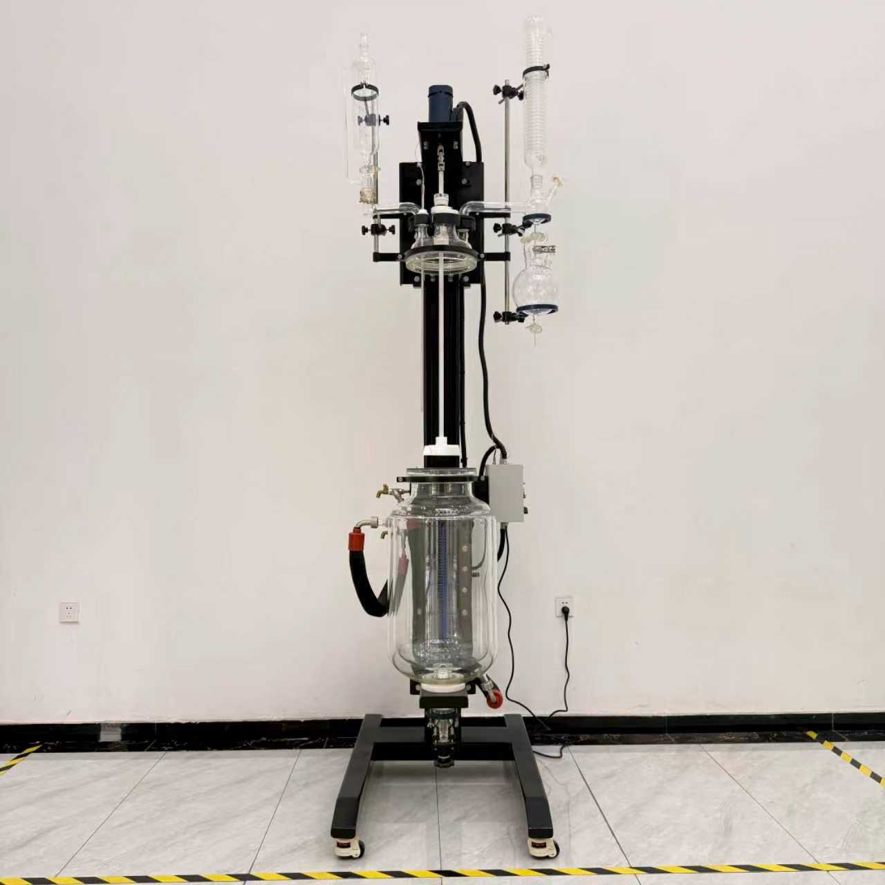 What Factors Contribute to Price Variations in Double-walled Glass Reactors for Small Laboratories?